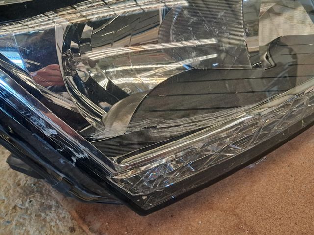 Faro delantero derecho skoda fabia III