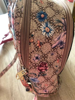 Mochila pequeña de flores