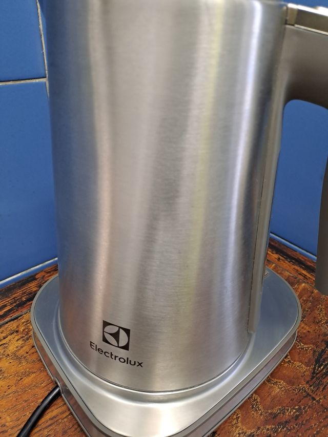 Electrolux EEWA7800 Bollitore elettrico