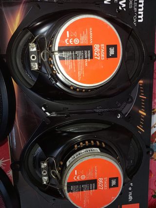 Altavoces JBL