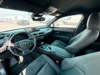 Lexus UX 2021