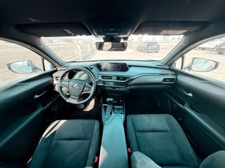 Lexus UX 2021