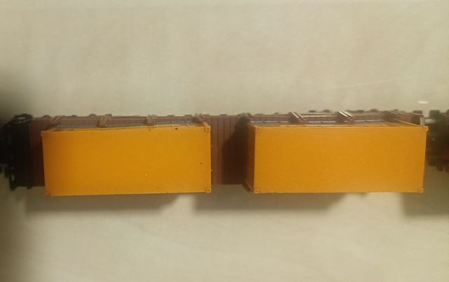 Locomotora y vagones de mercancías