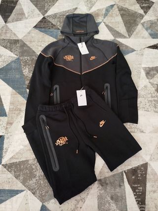 NikeTechFleece x SynaWorld x Central Cee de segunda mano por 0 EUR