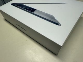 MacBook Pro 2017 512GB 16 GB RAM