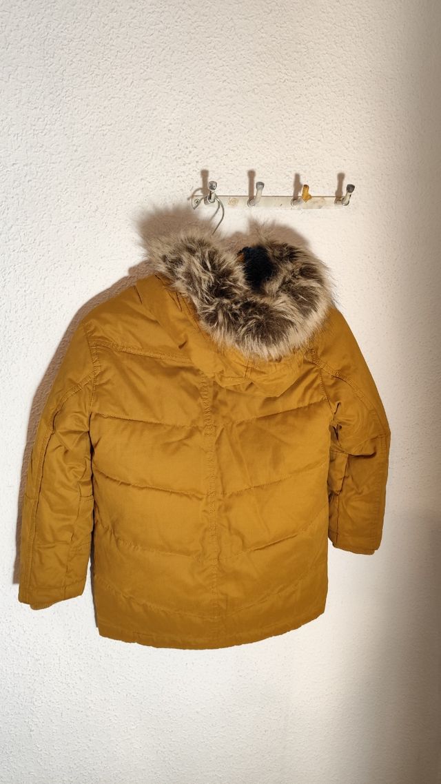 Chaquetón de niño de CyA
Es muy abrigad
