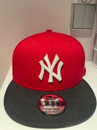 Gorra Roja New York Yankees Essential Navy 9FIFTY 
