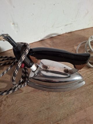 Coppia ferri da stiro elettrici vintage