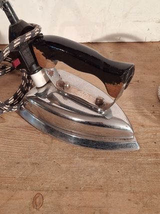 Coppia ferri da stiro elettrici vintage