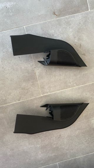 Carcasa con Altavoz superiro puerta ford focus