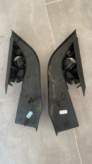 Carcasa con Altavoz superiro puerta ford focus