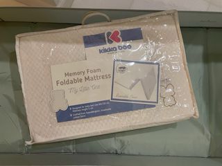 Cuna de viaje + colchón