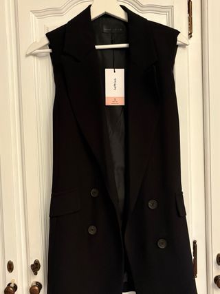 americana larga sin mangas negra