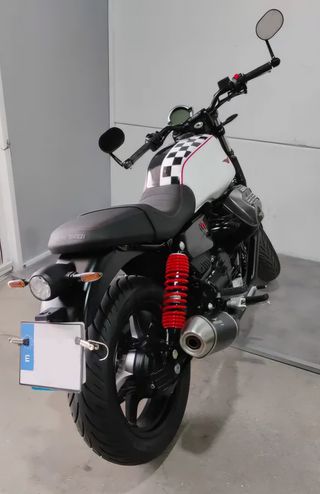 MOTOGUZZI V7 STONE TEN 2024 1389 km
