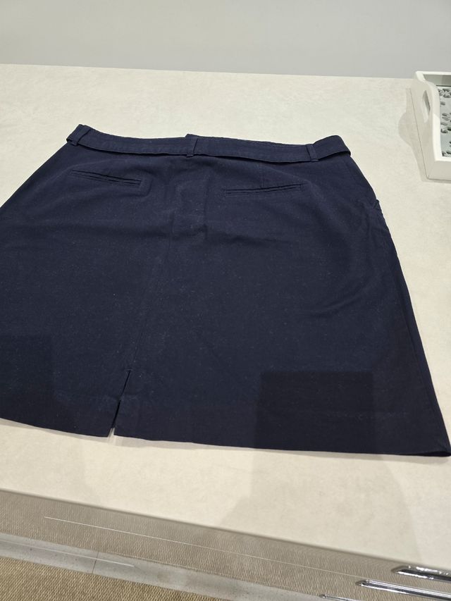 Falda CyA t.44 46 con etiquetas