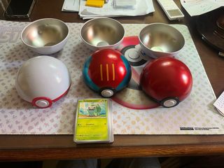 Pokeball mas cartas pokemon
