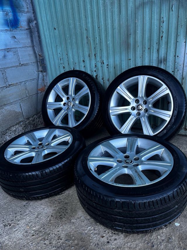 Llantas Jaguar 18