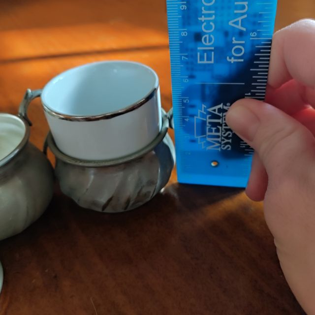 Set di tazzine e zuccheriera vintage