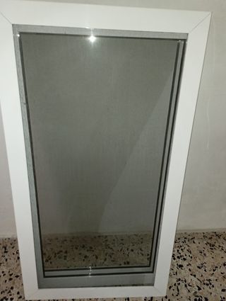 Ventana y reja hierro