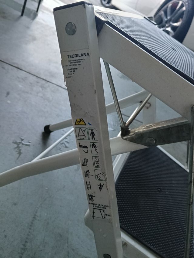 ESCALERA 2 PELDAÑOS