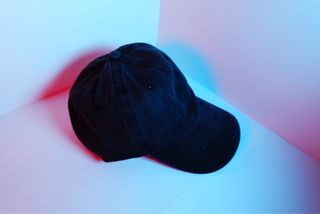 Cappello con visiera  Nero basic vintage