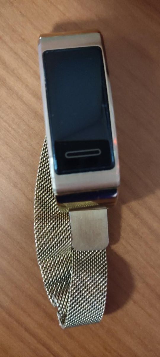 Smartwatch Huawei band tre pro dorato