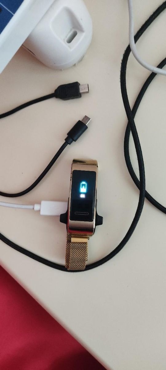 Smartwatch Huawei band tre pro dorato