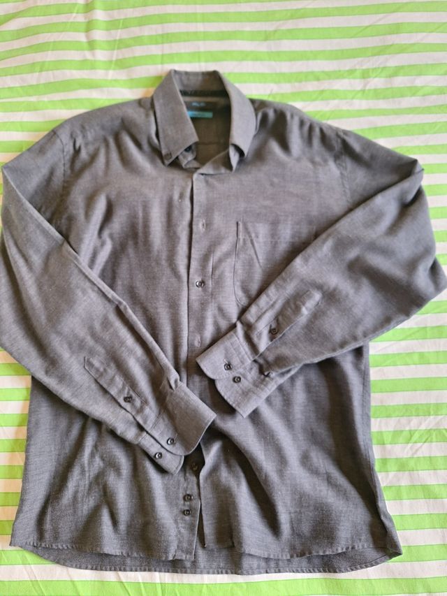 Camisas de oficina variadas