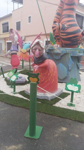 Se vacían casas se limpian campos
