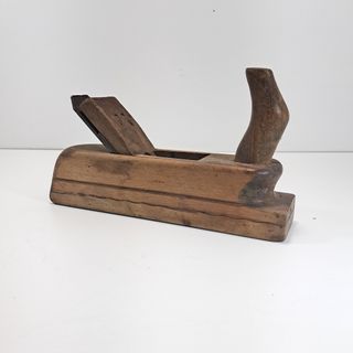 Vecchia piallatrice per legno