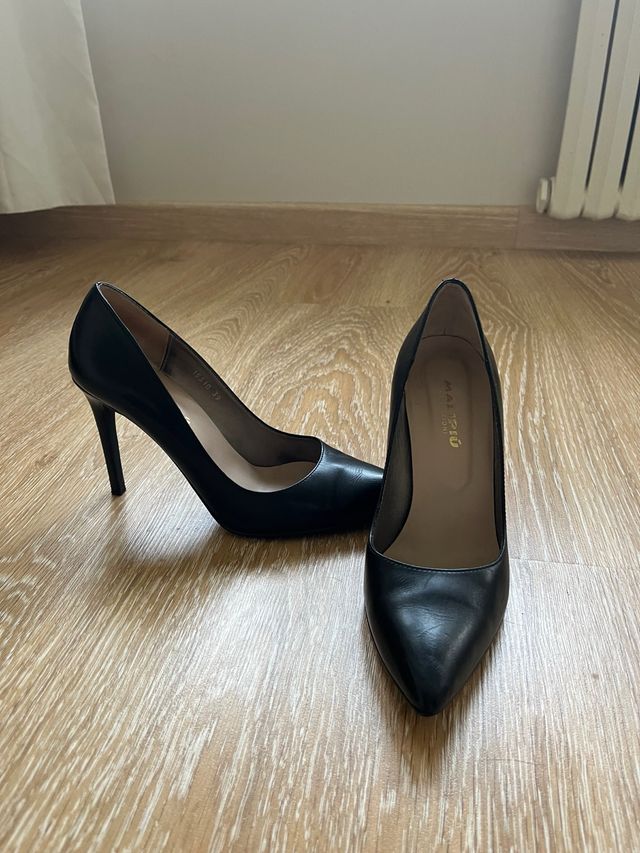 Zapatón salón negros Tristiana