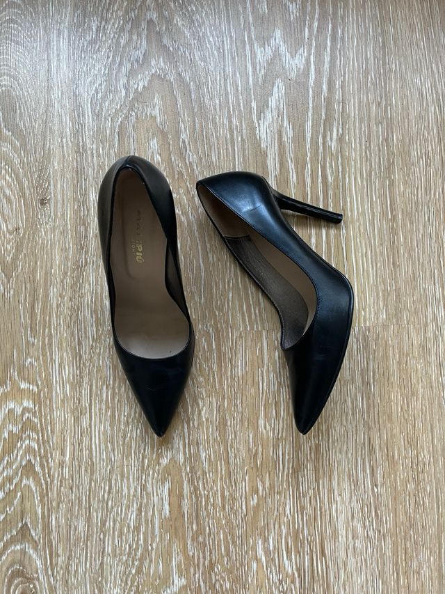 Zapatón salón negros Tristiana