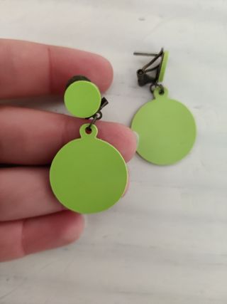 Pendientes color verde