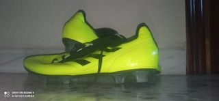 Botas de taco de fútbol