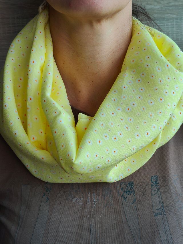 Pañuelo tubular amarillo
