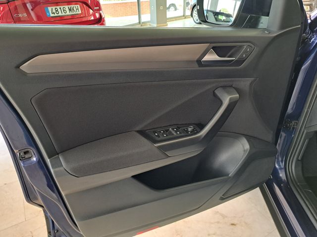 Volkswagen T-Roc advance 110cv