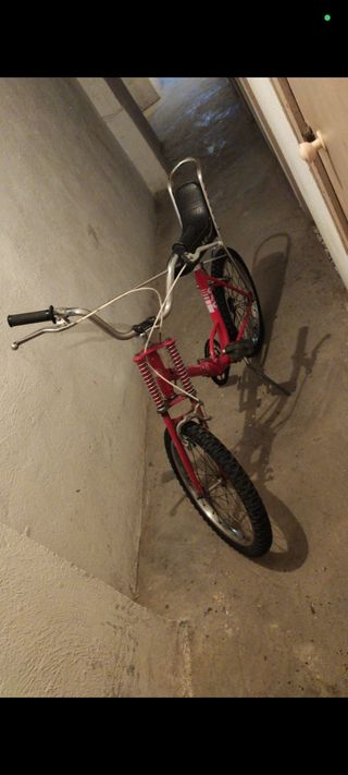 Bici roja antigua