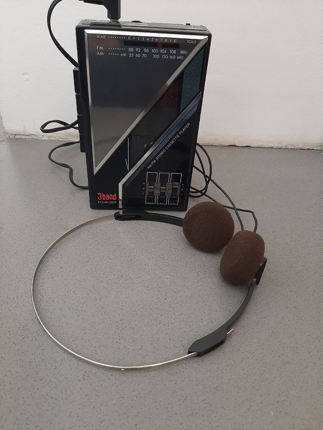 Lettore di cassette con radio