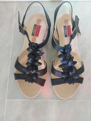 Sandalias camper y regalo otras sandalias