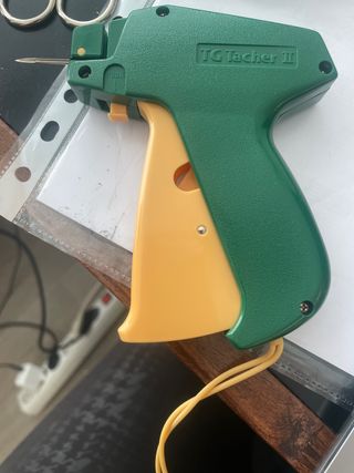 Pistola etiquetadora con cajas de recambi