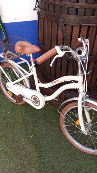 Bicicleta de paseo de niña