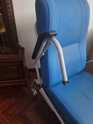 Sillón ortopedico con ruedas hospital geriatrico