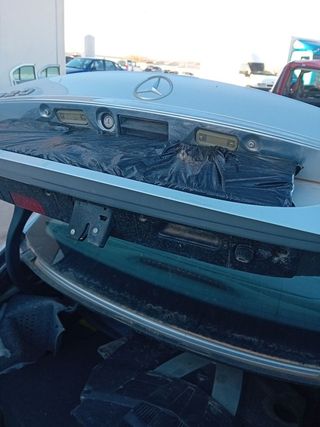 Portón mercedes cls320cdi 2005