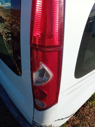 Pilotos derecho Renault kangoo 2011