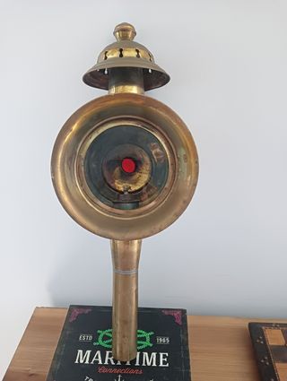 Farol antiguo de carruaje 