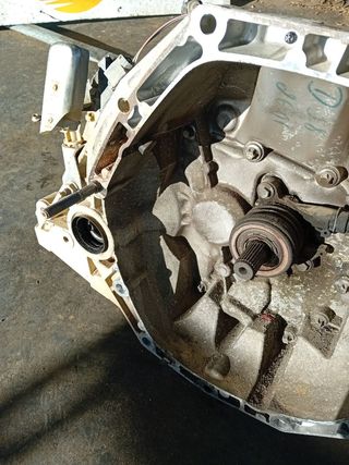 Caja de cambios dacia sandero 2011 1.5 dci