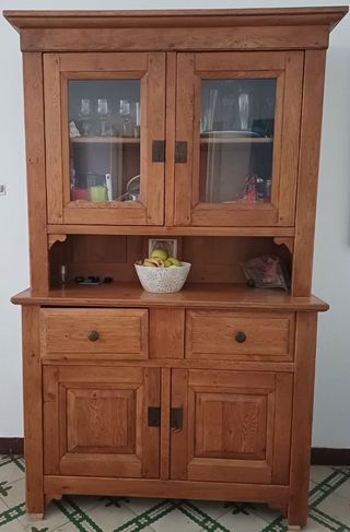 Mueble rústico de salón francés