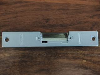 Cierre  eléctrico puerta fermax