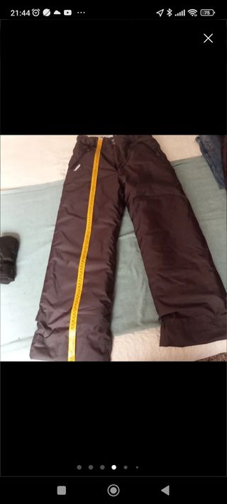 Pantalones de esquí y manoplas