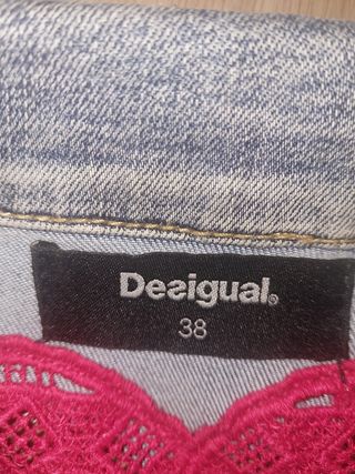 Cazadora vaquera Desigual 